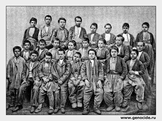 Ученики Армянской школы въ Мушѣ.