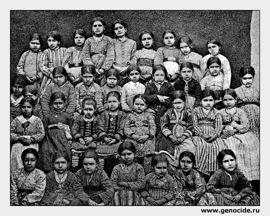 Ученицы Армянской школы въ Мушѣ