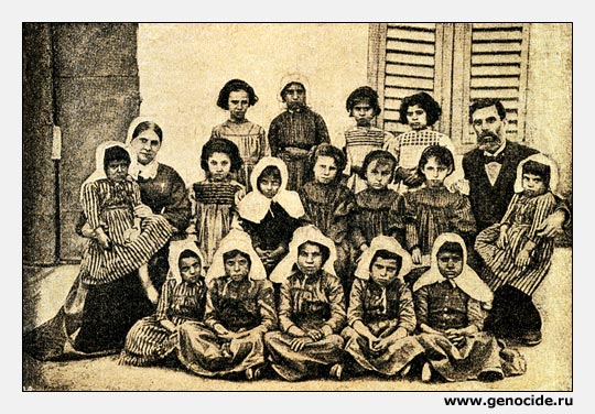 Армянскiя сироты въ Смирнѣ