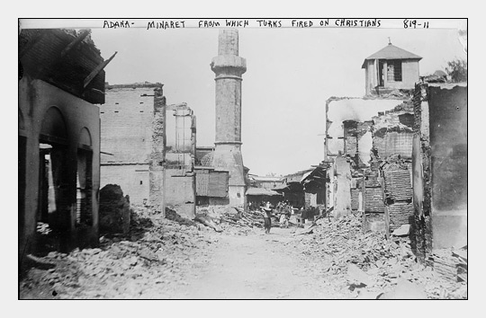 Минарет, с которого турки стреляли по христианам. Minaret from which Turks fired on Christians.